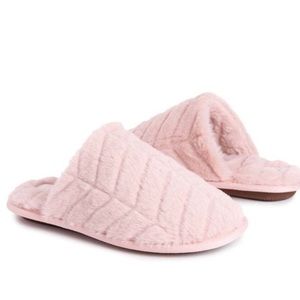 NWT! Women Muk Luks Rose Quartz Lined Frenchmen Slipper